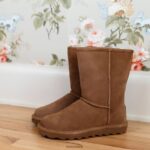 Boots UK BEARPAW Women Elle Short Hickory 44J691 - Image 5