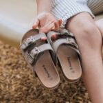 Sandals UK BEARPAW Kids Brooklyn Youth Stone 44J6629 - Image 7