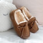 Slippers UK BEARPAW Kids Moc II Youth Hickory 44J6611 - Image 5