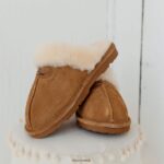Slippers UK BEARPAW Women Loki Hickory 44J6273 - Image 5